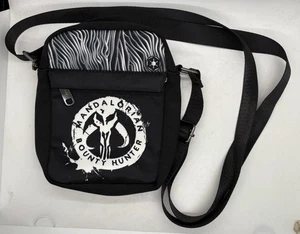 Cartera Bandolera Mandaloriana Star Wars Negra Correa Ajustable Gráficos - Imagen 1 de 6