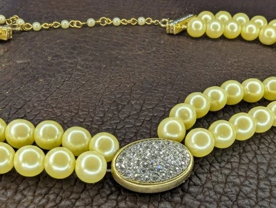 COLLAR AVON Presidents Club Doble Hilo Imitación Perla Centro Ovalado Estrás Foto 1 de 4