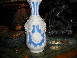 Jarrón Bennington azul y blanco Parian Songbird-71/4"h c1850-1858 impresionante artículo de colección - Imagen 1 de 12