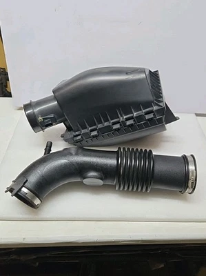 05-11 Ford Crown Victoria P71 caixa de ar e tubo de admissão OEM interceptor policial CVPI  - Imagem 1 de 4