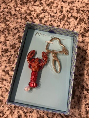 Betsey Johnson Cristal Rojo Langosta Tono Dorado Estrás Llavero Bolso Dije Nuevo en Caja Foto 1 de 4