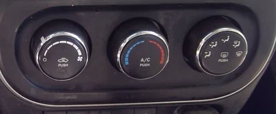 11 12 13 14 15 16 2017 Jeep Compass control de temperatura con aire acondicionado | manual Foto 1 de 4