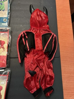 Roupas da moda para cachorros Martha Stewart PETS M fofas asas de cauda de diabo vermelho Halloween - Imagem 1 de 4