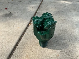 5 1/2’’ Tci Tri Cone  Sealed Bearing W/ 2 7/8 Reg For Oil Gas Geothermal Water - Picture 1 of 3