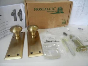 NOSTALGIC WAREHOUSE SOLID ANTIQUE BRASS NEW YORK PRIVACY DOOR KNOB SET 717363 - Picture 1 of 9