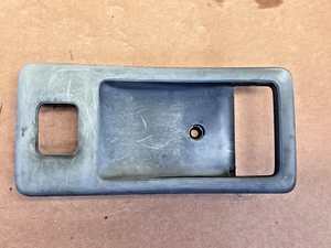 86 Mazda RX7 RIGHT Side Interior Door Handle Trim Passenger Blue Bezel 86-88 - Foto 1 di 4