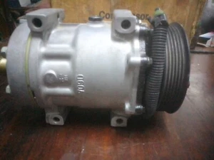 Genuine Mopar A/C Clutch & Compressor Nos Very Rare 56004354 For 90s Jeeps - Picture 1 of 8