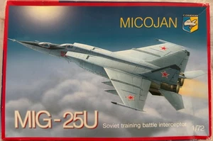 Plastik Flugzeug Modell MIG-25U Maßstab 1/72 von CONDOR - Bild 1 von 8