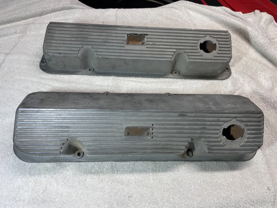 Boss Mustang Cougar 1970 1971 original Boss 302 351 cubiertas de válvula de aluminio con aletas Foto 1 de 4