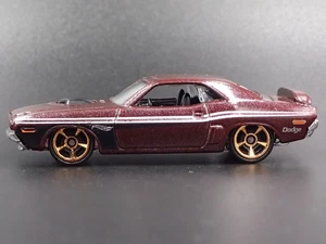 1971 71 DODGE CHALLENGER RARO MODELLO DIECAST DIORAMA IN SCALA 1:64 - Foto 1 di 8