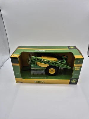 ERTL John Deere R962i Pull Type Sprayer 1/32 Scale Die-Cast #42909US New - Image 1 of 4