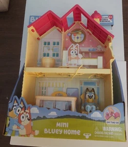 BLUEY Mini Heimspielset | Kompaktes Hausspielset mit Tragegriff | Drei Schlafzimmer - Bild 1 von 5