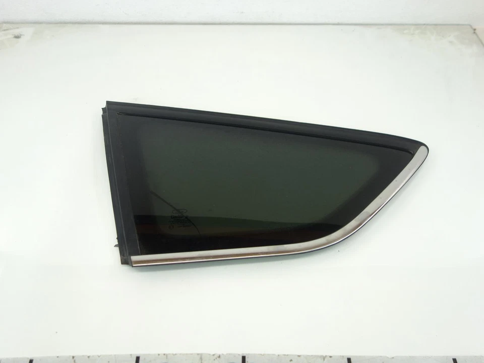 13-17 FORD ESCAPE LR Cuarto de conductor trasero izquierdo ventana vidrio cromo moldura OEM Foto 1 de 3