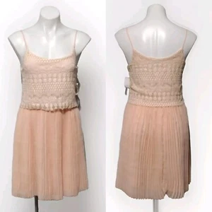 NWT Charlotte Russe Spaghetti Strap Lace Pleated Accordion Short Dress Medium - Picture 1 of 7