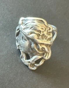 ANTIGUO HERMOSO ANILLO MUJER ART NOUVEAU PLATA ESTERLINA ALTO RELIEVE TALLA 6 - Imagen 1 de 4