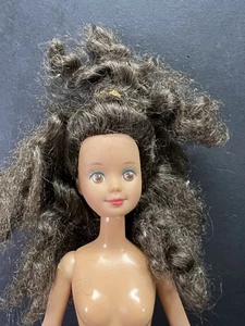 Barbie ~ Amica dello SKIPPER Whitney - anni '90 - Capelli e occhi castani - Nude Twist & Turn - Foto 1 di 4
