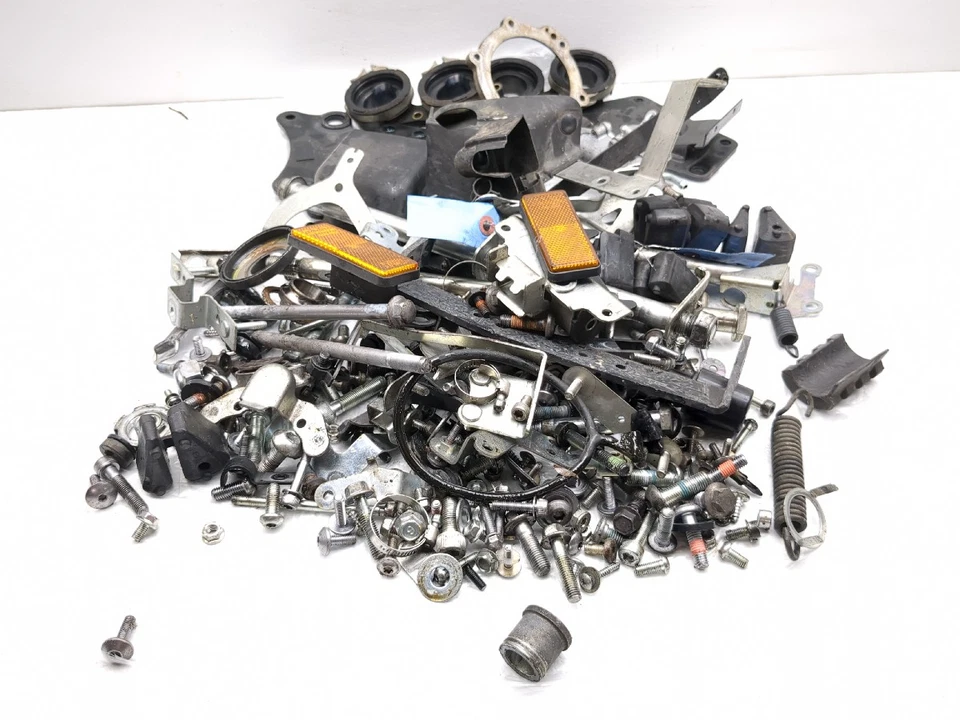 09-17 Yamaha FZ6R FZ6 Reflector Admisión Bota Cush Parts Master Hardware Kit de Pernos Foto 1 de 4