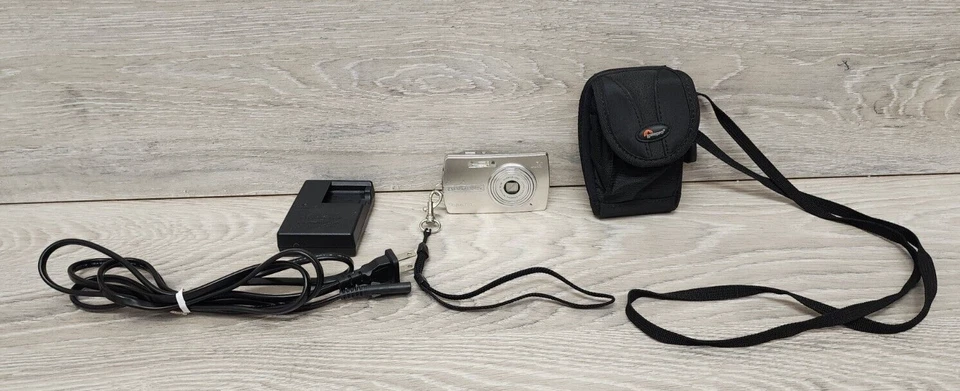 Olympus Stylus 710 All Weather 7.1 MP 3x Optical Zoom Digital Camera Tested - Image 1 of 4