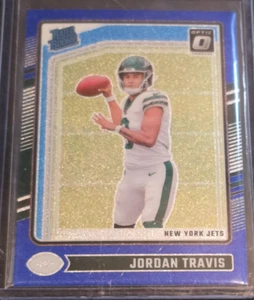 2024 PANINI OPTIC #260 JORDAN TRAVIS BLUE GLITTER PRIZM RC CASE HIT !!!!! - Bild 1 von 2