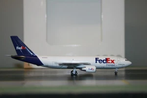 Aeroclassics 1:400 FedEx Airbus A300-600F N692FE (AC419961) Die-Cast Model Plane - Picture 1 of 7