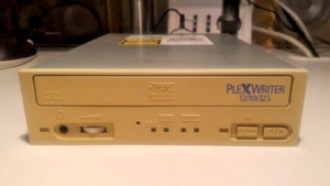 Masterizzatore SCSI Plextor Plexwriter 12/10/32 - Foto 1 di 2