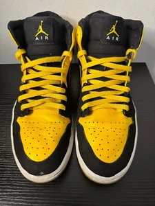 Authentic 2007 NIKE AIR JORDAN 1 NEW LOVE SIZE 11 BLACK AND YELLOW RARE - Picture 1 of 12