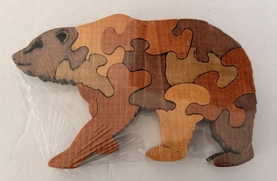 Quebra-cabeça de intertravamento de urso de madeira feito à mão NOVO urso manchado Montana - Imagem 1 de 2
