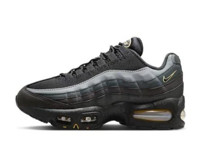 TALLA 6.5 - NUEVO Nike Air Max 95 'Batman' GS IH0631 002 JUVENIL Negro Buff Dorado Foto 1 de 4