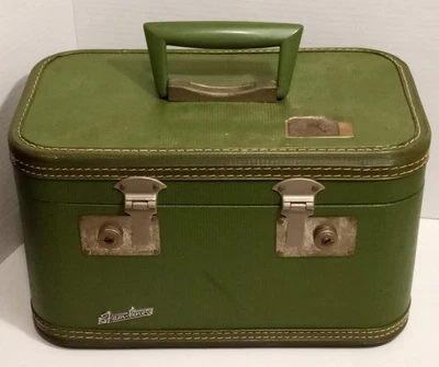 Fam-Line Green Train Luggage Make-Up Case Vintage Luggage 1950's-60's w/2 Keys - Image 1 of 4