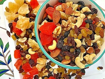 Trail Mix Piña, Trozo de Papaya, Negro, Pasas Doradas Almendra Anacardo Nogal AgroSu Foto 1 de 4