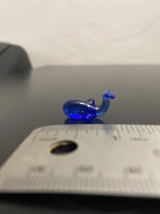 Tiny Hand Blown Glass Figurine Collectibles Handmade Miniature Blue Whale - Picture 1 of 4