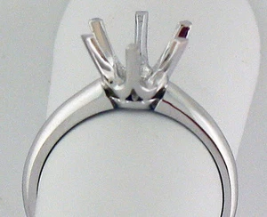 Montaje de anillo solitario de 2 quilates de oro blanco de 14 quilates para redondo de 8,2 mm   - Imagen 1 de 9