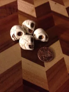 Skull Antique style Howlite Pendant Beads (4) White With Antique Crack Lines. - Picture 1 of 8