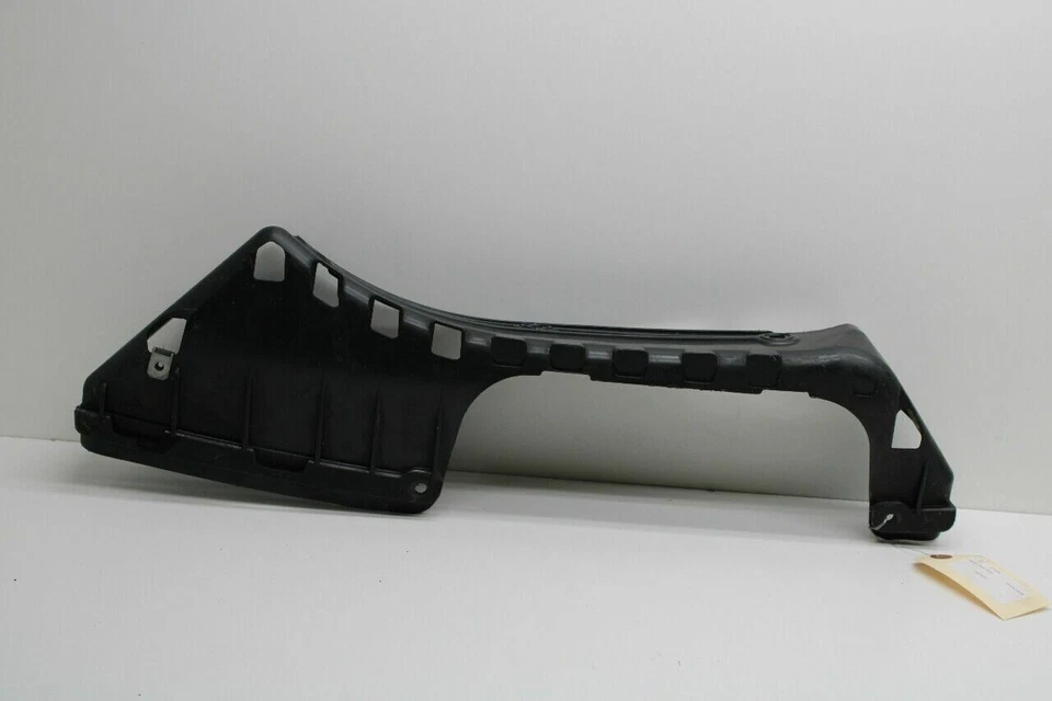 Soporte guía inferior del parachoques trasero BMW 530i 2006 2007 2008 - 51127063431 OEM usado Foto 1 de 4