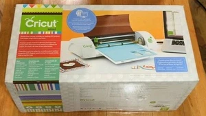 CRICUT MINI Electronic Cutting Machine Pattern Cutter - Picture 1 of 6