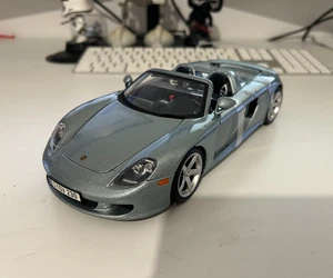 Porsche Carrera GT Motor Max 1:18 Diecast Model Car, Silver / Blue Boxed New - Picture 1 of 11