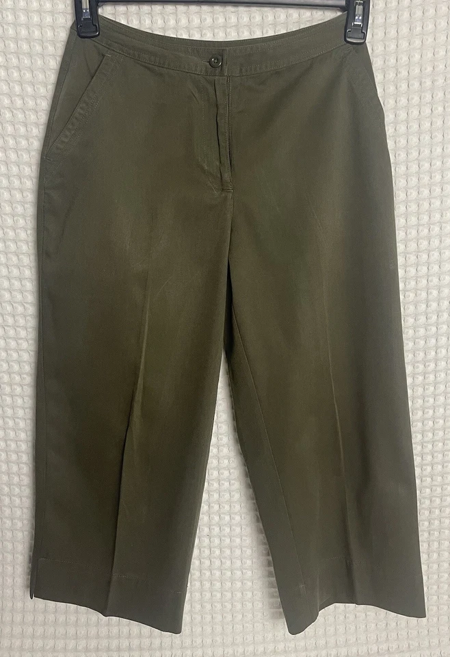 Pantalones capri recortados Studio Works Petites para mujer talla 4P verde oliva Foto 1 de 4