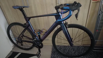 Vollcarbon Rennrad/ Shimano 105 Gruppe (Cameleon: Blau Lila) NEU - Bild 1 von 4