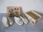 2 Paar alte Babyschuhe Lauflern Schuhe weiß in original ADA-ADA Bambino Karton