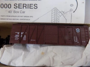 410FOOT OUTSIDE BRACED BOX CAR FOR SOUTHERN PACIFIC RR. BY ACCURAIL HO NIB - Picture 1 of 4