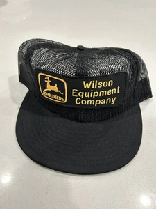 Cappello Berretto Vintage John Deere Maglia SnapBack Patch Wilson’s Equipment Spartanburg SC - Foto 1 di 11