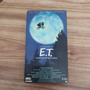 E.T. The Extra-Terrestrial 1982 (VHS) Rare Black/Green Flap Universal Sticker - Picture 1 of 11