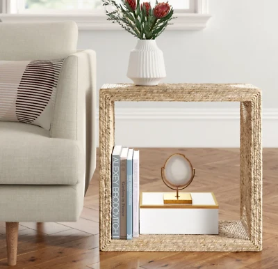 Mesita de noche New Horchow estrecha moderna orgánica tejida costera de ratán Foto 1 de 4