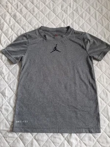 Jordan S/S Crewneck Dri-Fit Graphic Boys Shirt ๐ - Picture 1 of 5