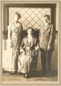 Photograph Mother Daughter Son Suit Tie Kerchief Fashion Spindlewood Chair PP140 - Picture 1 of 4