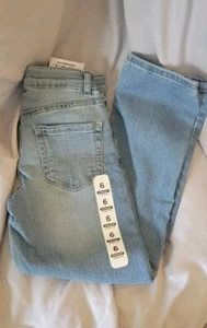 The Childrens Place Light Blue Stretch Extensible Straight Jeans 6 NWT - Picture 1 of 3