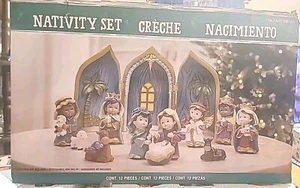 Bellissimo Set Natività Gesù Natale 12 Pezzi Espositore da Tavolo - Foto 1 di 10