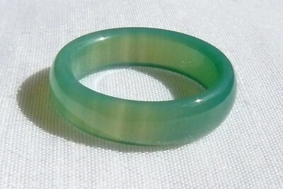 Achat-Ring, hellgrün, markant, gewölbt, Gr. 57 (ca. 18,21mm Ø), neu, Halbedelst. - Bild 1 von 4