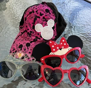 Disney Micky Mouse Cap-Girls Sunglasses Minnie Mouse Ears Bow- Hearts- Princess - Picture 1 of 9