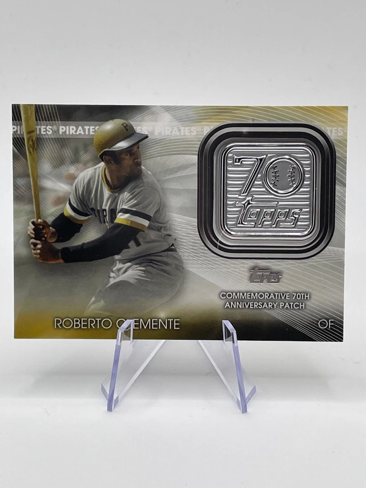 Roberto Clemente #T70P-RC | 2021 Topps 70th Anniversary Logo Patch Insert - Image 1 of 2